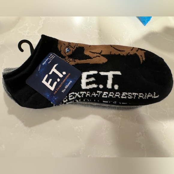 3 pair of E.T. SOCKS EXTRA TERRESTRIAL NEW WOMENS. 1 long pair. 2 no show pair. - Picture 5 of 5